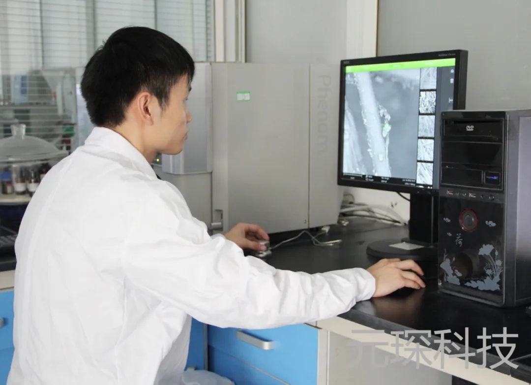 Welcome大发科技研制出的纳米膜材料得到安徽省经信厅领导的肯定