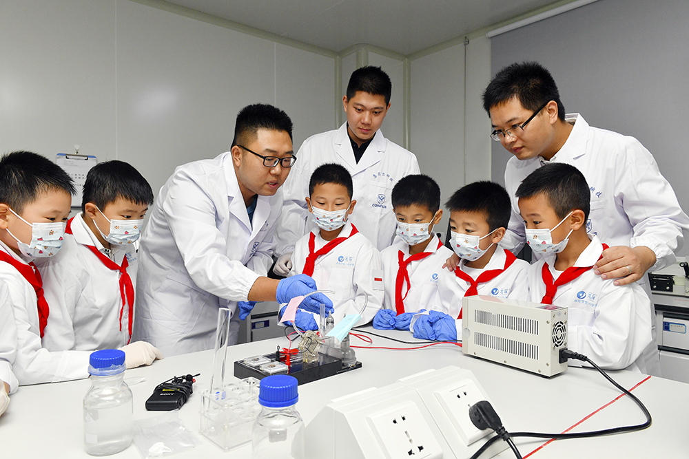 Welcome大发科技：“碳中和”为啥能拯救地球？萌娃们争做地球环保小卫士